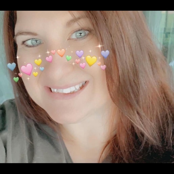 Meet your Posher, Desiray - Picture 2 of 2